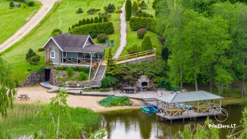 Villa pie ezera, kas Moletai rajonā