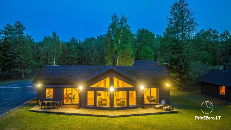 Brīvdienu mājas un villa Moletai rajonā pie ezera Spalio krantas