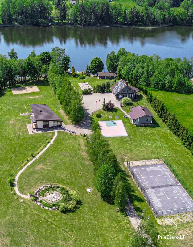 Green Harmony – Lauku sēta pie ezera: kajaki, sauna, tenisa korts, laivas