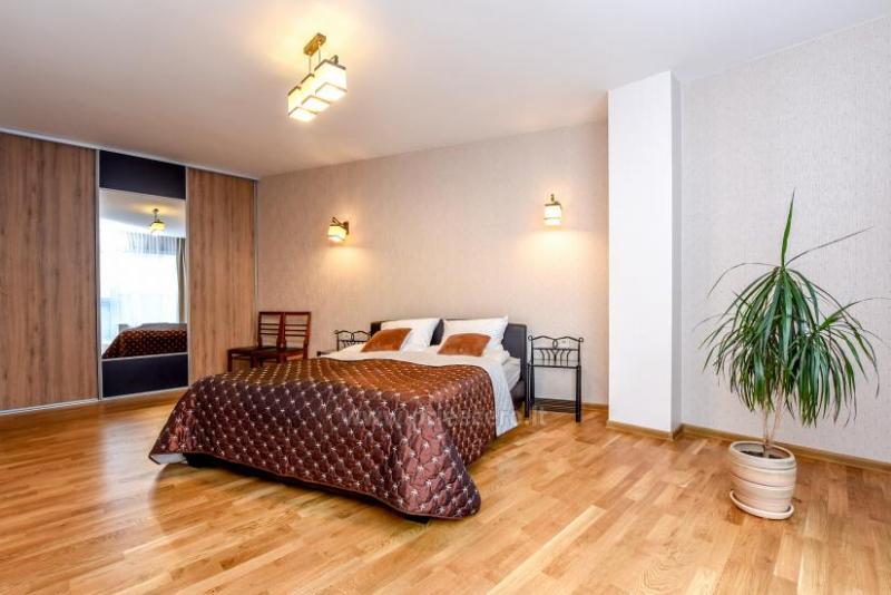 67 kvm. Jaunā divu istabu dzīvoklis Druskupio in Birstonas: pirmajā stāvā, terase