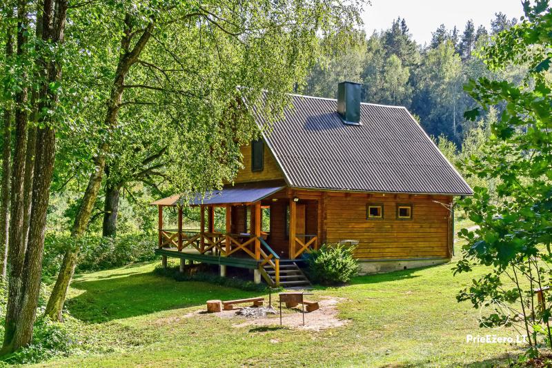 Lauku sēta tuvu Luokesu ezera Moletai rajonā, Lietuvā