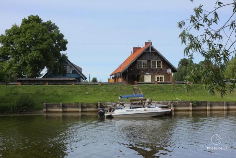 Izīrē zvejnieka lauku māju Rusnē