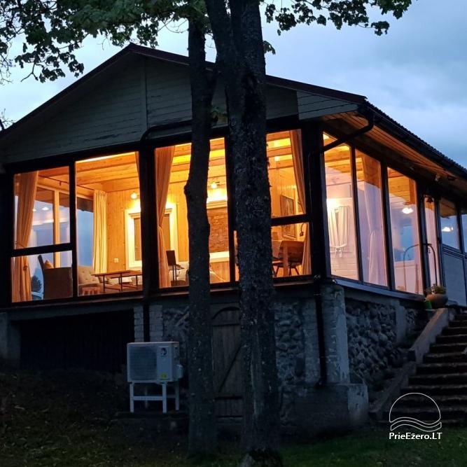 Maza brīvdienu māja ar saunu Svedasai ezera krastā