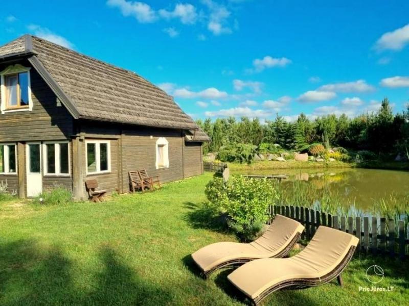 Sēta Atsvaidzinājums Kretingas novadā pie Lazdininku dīķa