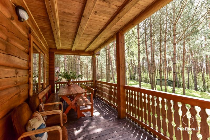 Brīvdienu mājas un pirts sētā Moletai rajonā pie ezera Geliai Žemuogynė