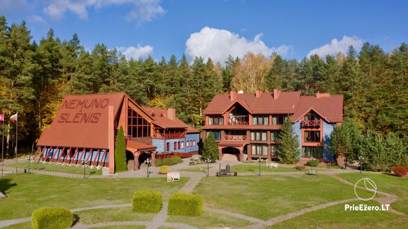Atpūtas komplekss Birštonas Nemuno Slenis: dzīvokļi, istabas, restorāns, telpas svinībām, SPA komplekss