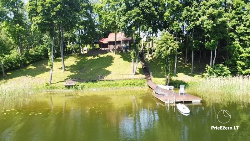 Mājiņa pie Asvejas ezera