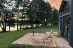 Lake Garden Villa - moderna villa ar saunu ezera krastā