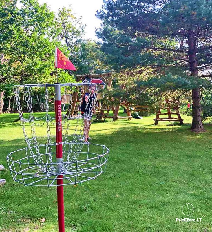 Disku golfs vsētā Akmeninė sala