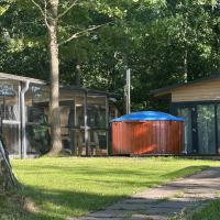 – Lauku sēta ar saunu un lielu āra vannu īrei