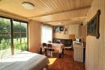 Māja 2 cilvēkiem ar terasi un skatu uz ezeru. Cena par diennakti par mājiņu 60–80 €. - 4