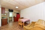 Māja 5 cilvēkiem, 2 guļamistabas. Cena dienā: 70–90 €. - 3
